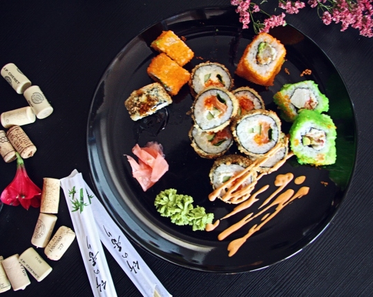 Sušių padėklas su pristatymu